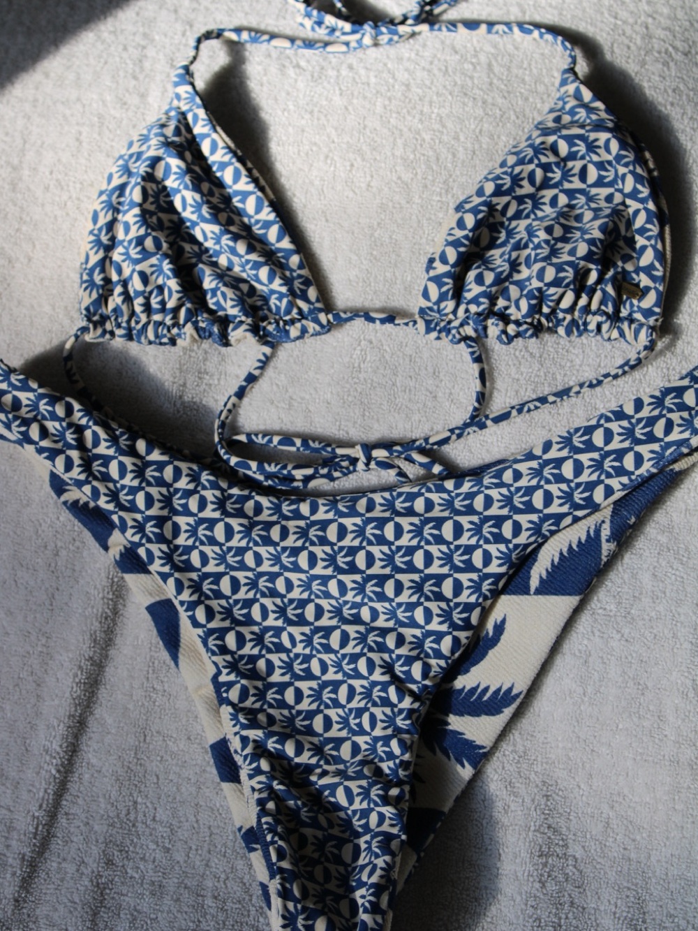 Rip Curl Blue and White Palm-Print Triangle Bikini Set REVERSIBLE - Picture 6 of 8